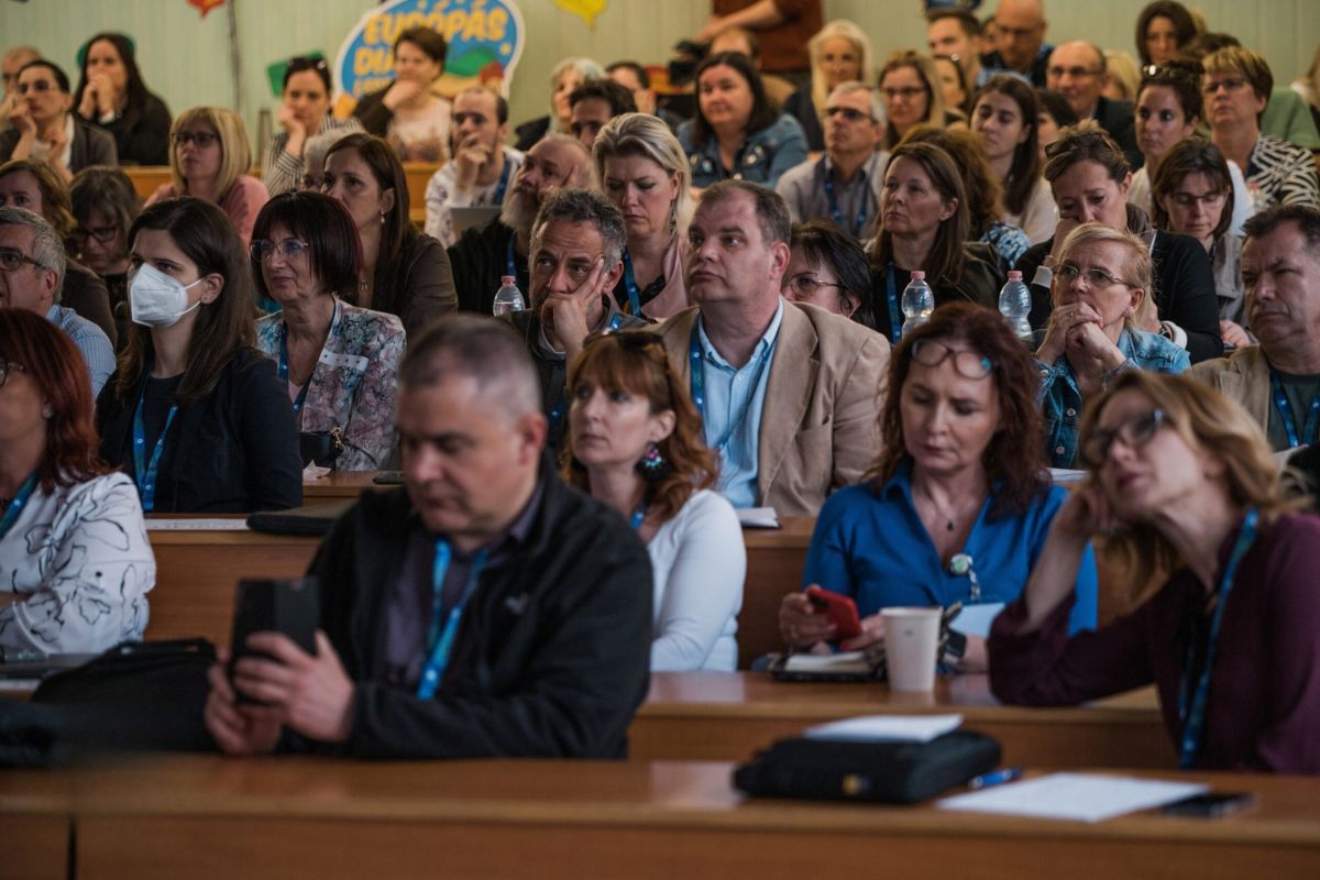 Pedagógusok a VI. Digitális Oktatási Konferencia közönségében